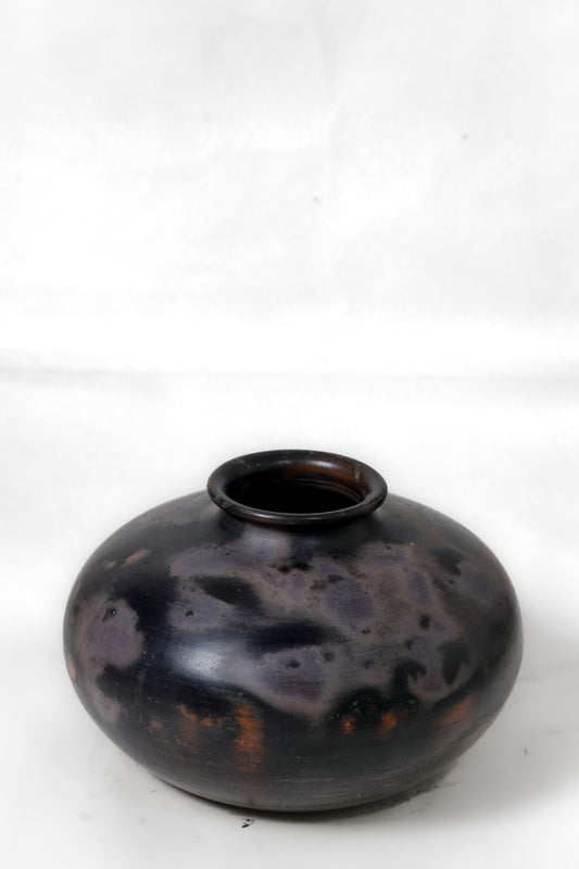 Midnight Ember Pot