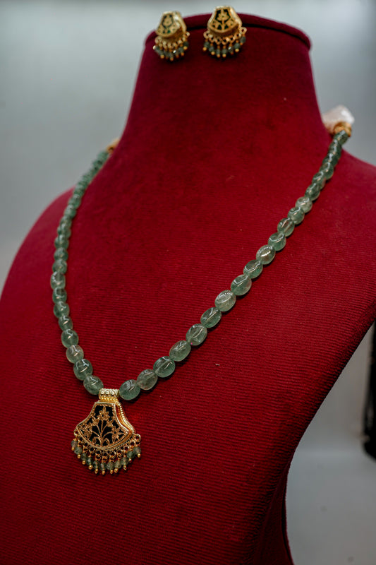 Hina Phool – Thewa Green Coin Bead Pendant Set