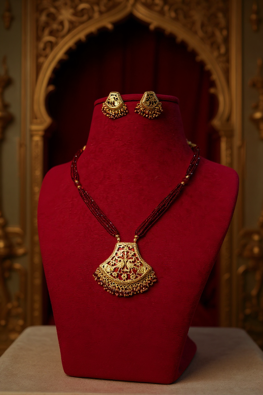 Mayura Phool – Thewa Garnet Glass Pendant Set