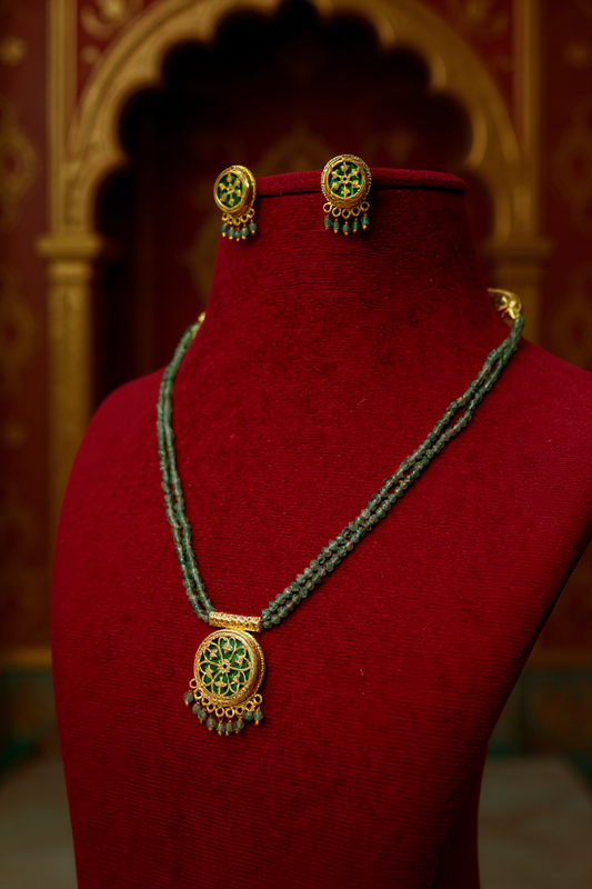 Emerald Blossom Thewa Pendant Set