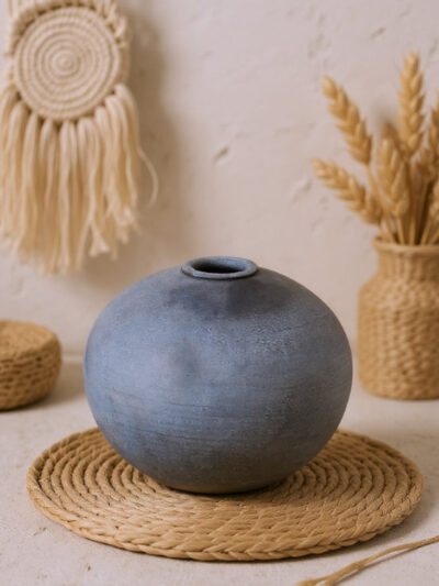 Moon Mist Vase – Traditional Terracotta Art for Home Décor