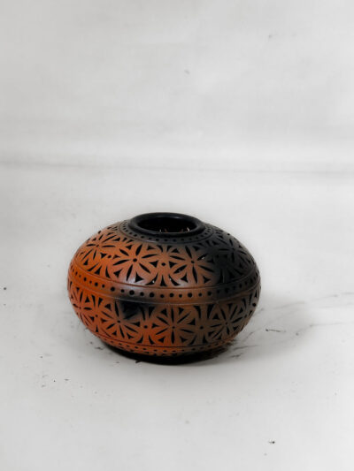Sunlit Whispers Terracotta Vase – Rustic & Artistic Décor