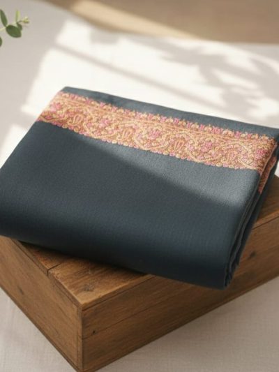 Kaali Zarbaft Kashmiri Pure Pashmina Shawl
