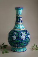 Majestic Flora Traditional Ceramic Surahai