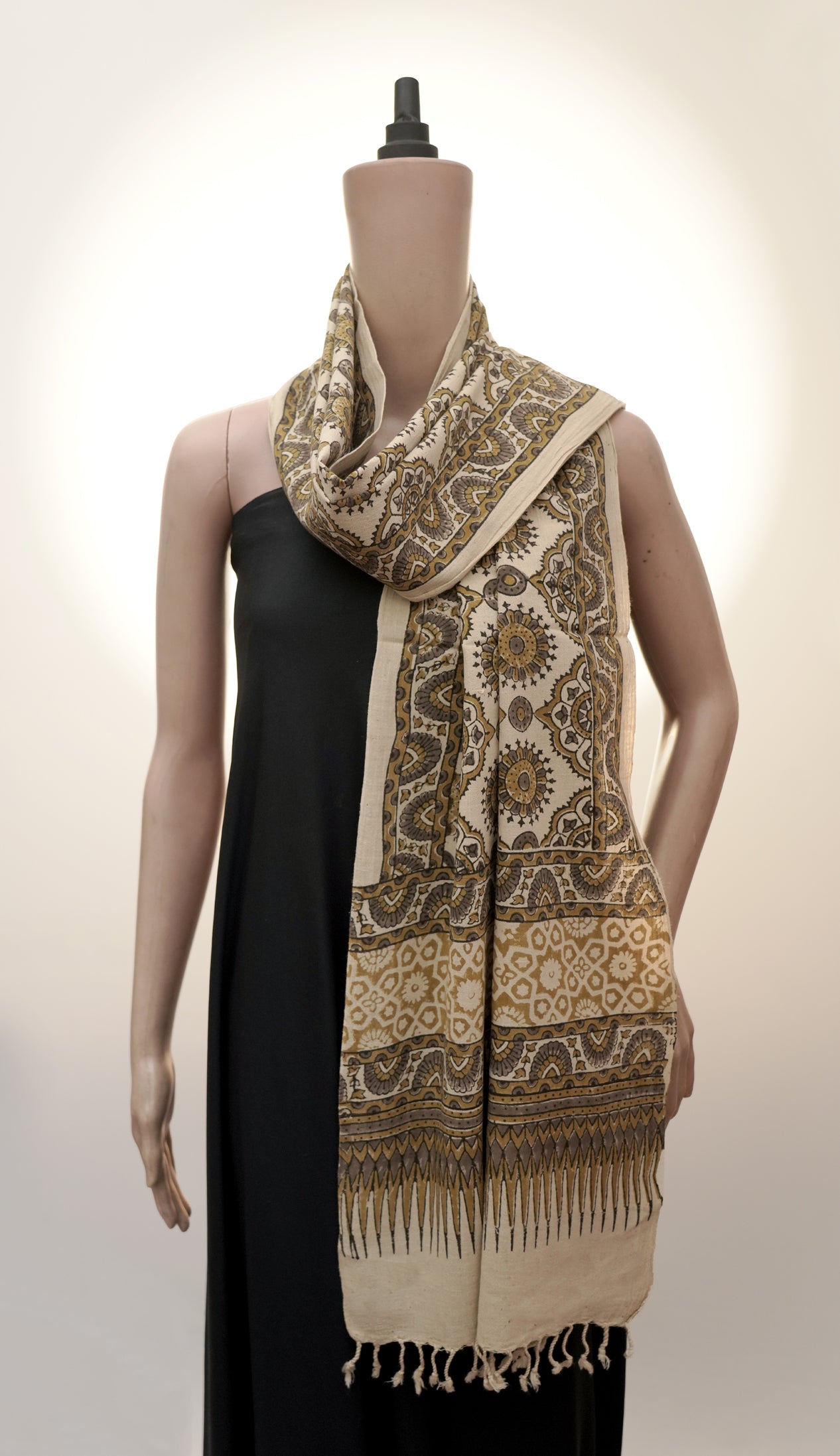Ajrak Suvarna Rekha | Handwoven Stall