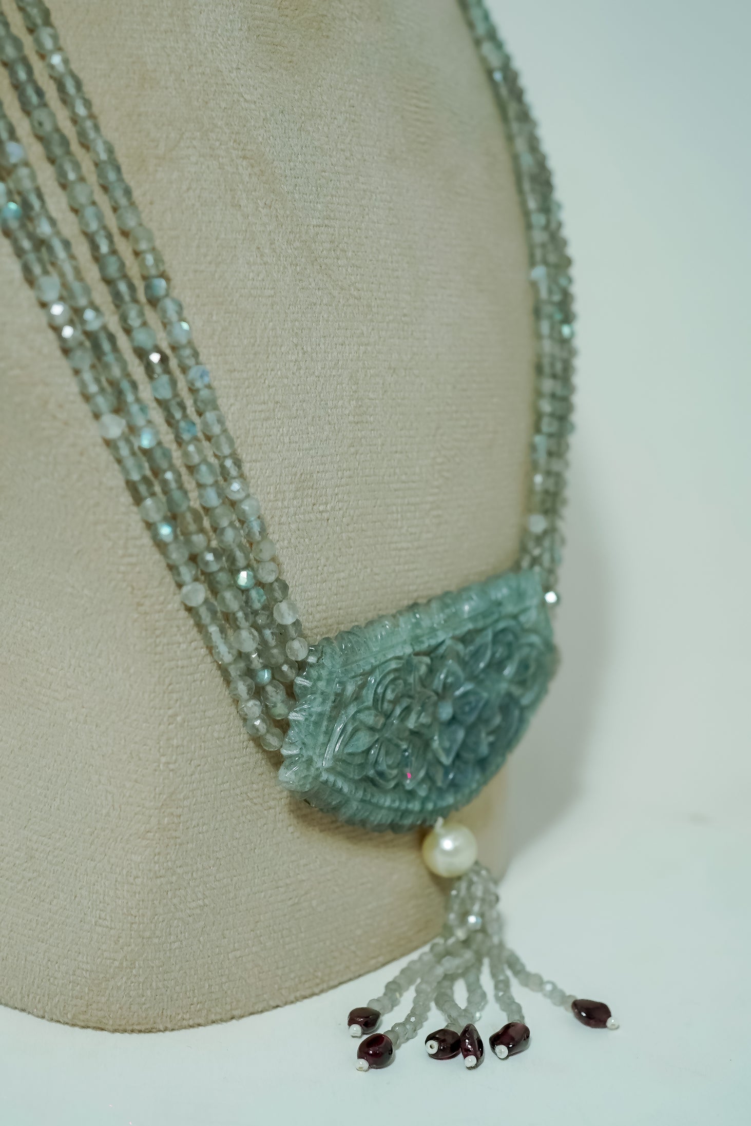 Royal Crest Jade Necklace – Bridal & Festive Statement Jewellry