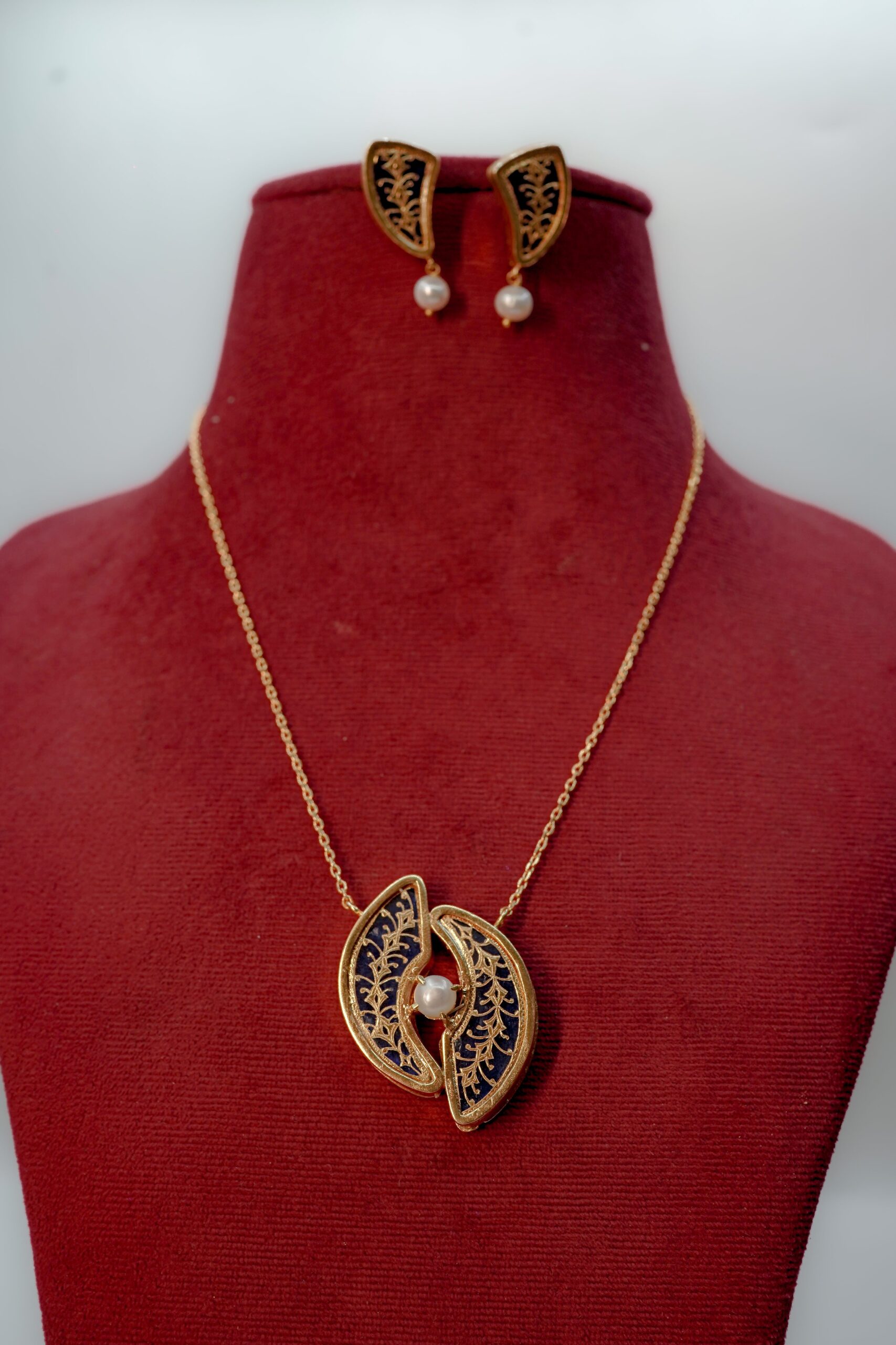Zehraan Thewa Royal Panel Necklace – Handcrafted Jewellry