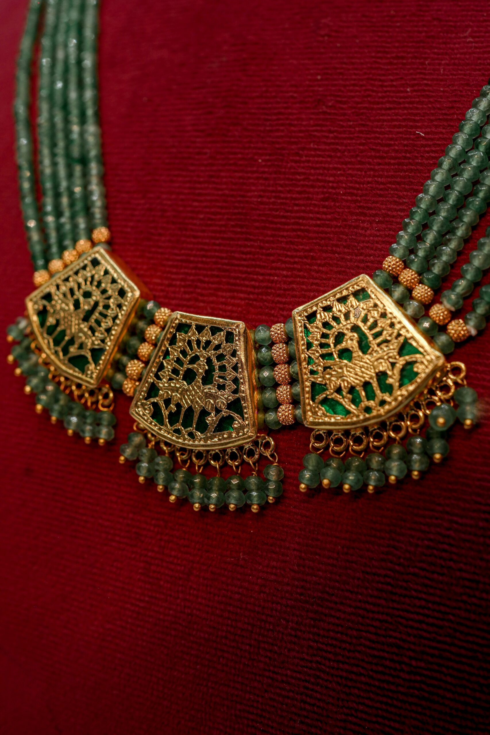 Royal Noor-e-Zamaneh Thewa Pendant Necklace Design
