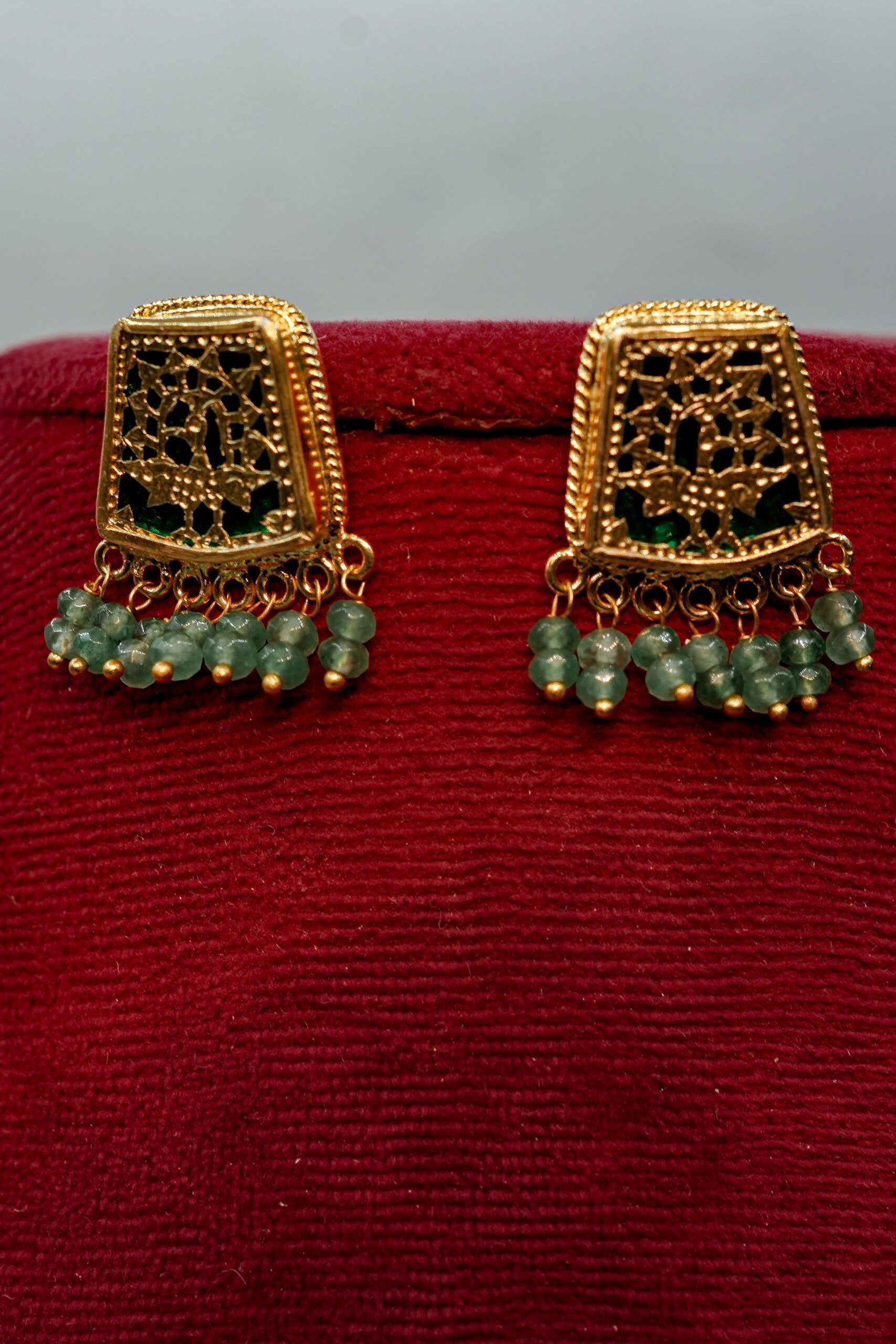 Royal Noor-e-Zamaneh Thewa Pendant Necklace Design