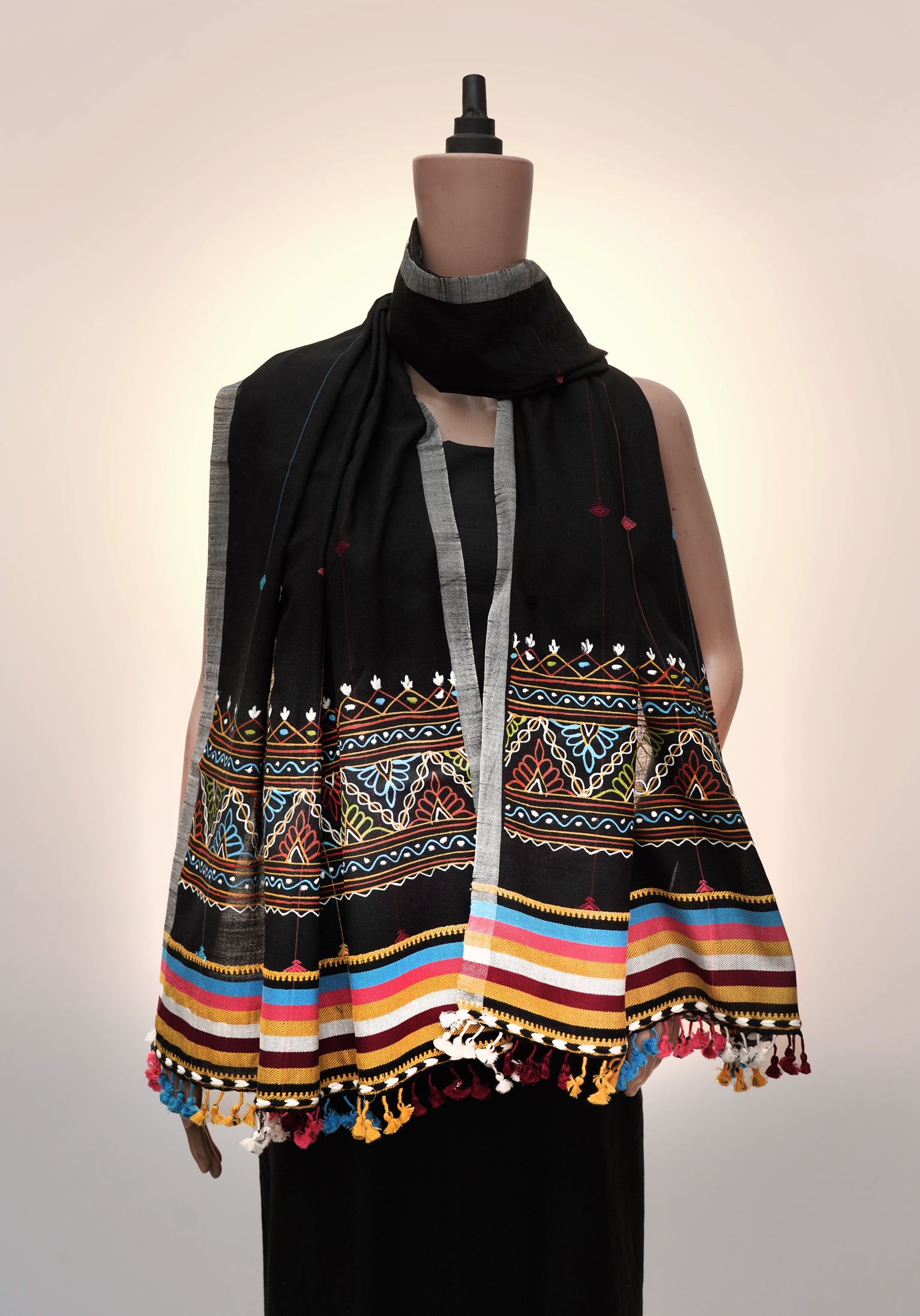 Rogan Midnight Rhythms | Handcrafted Woolen Stall