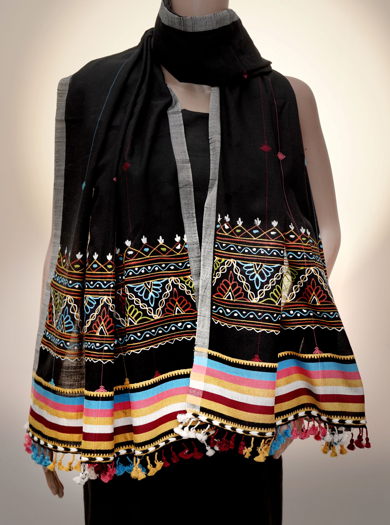Rogan Midnight Rhythms | Handcrafted Woolen Stall