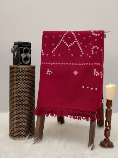 Raspberry Geometrics | Bandhani Wool Handwoven Stall