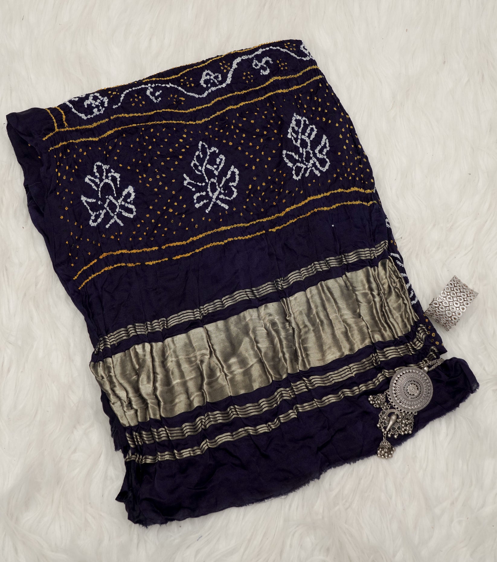 Neel Padma | Elegant Handcrafted Bandhani Dupatta