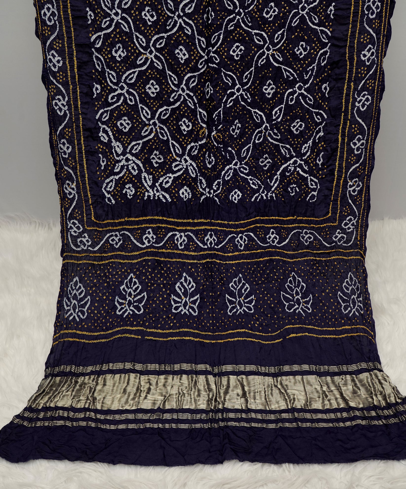 Neel Padma | Elegant Handcrafted Bandhani Dupatta