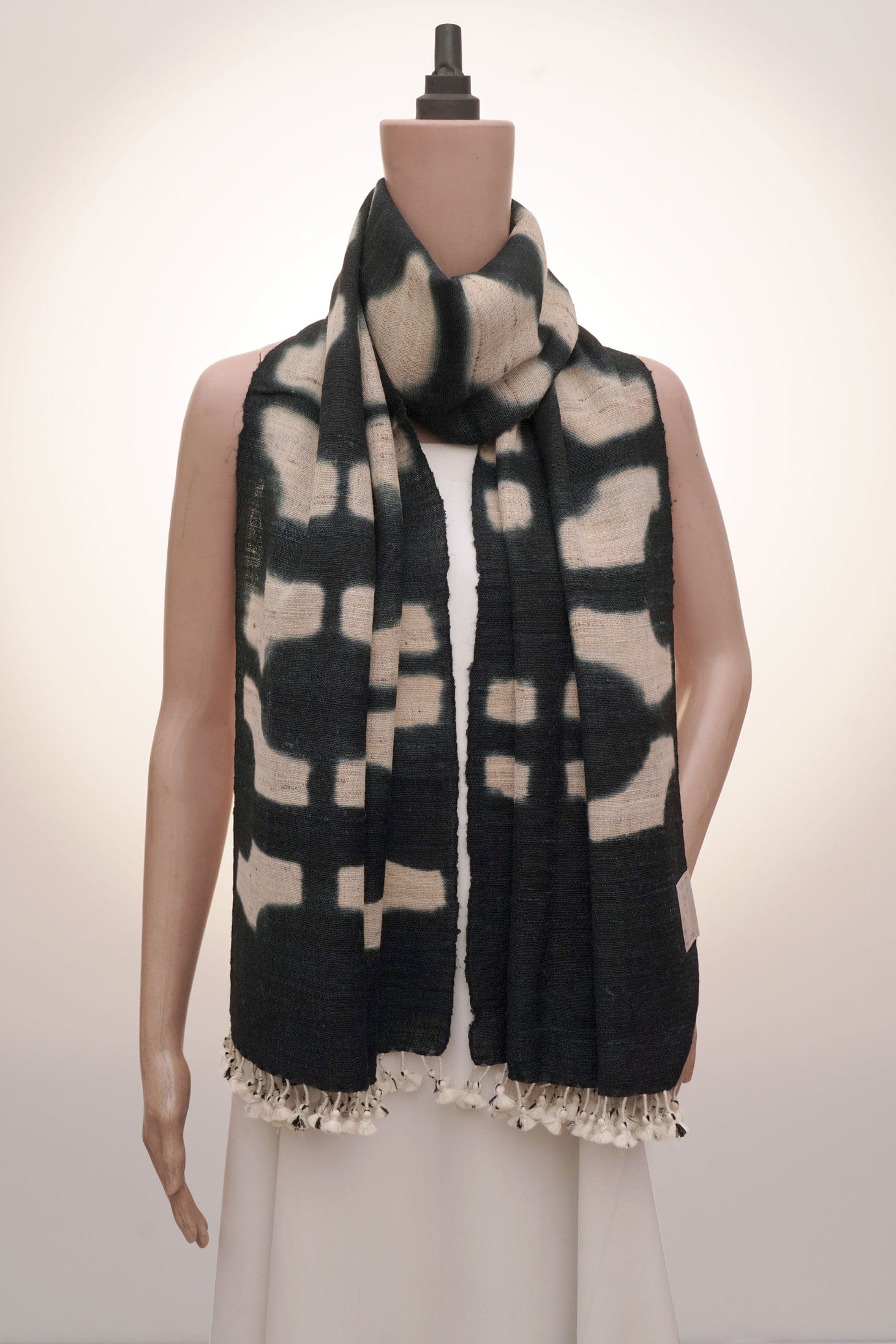 Midnight Clamp Dye | Handwoven Kutch Wool Stall