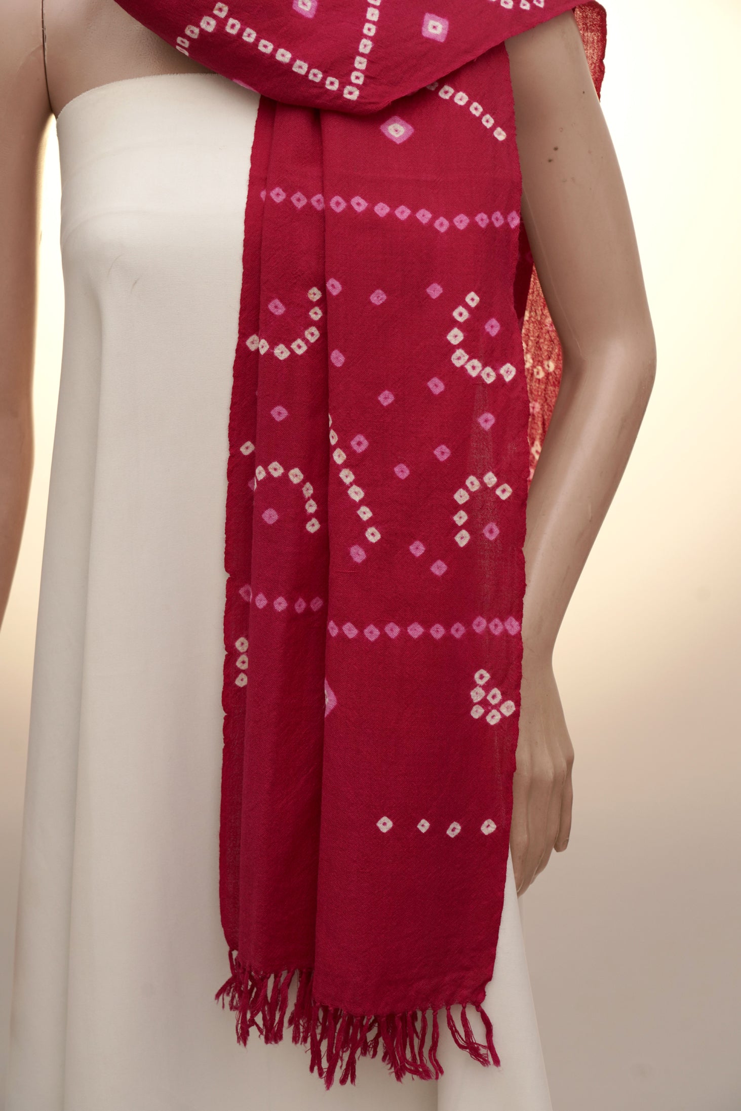 Raspberry Geometrics | Bandhani Wool Handwoven Stall