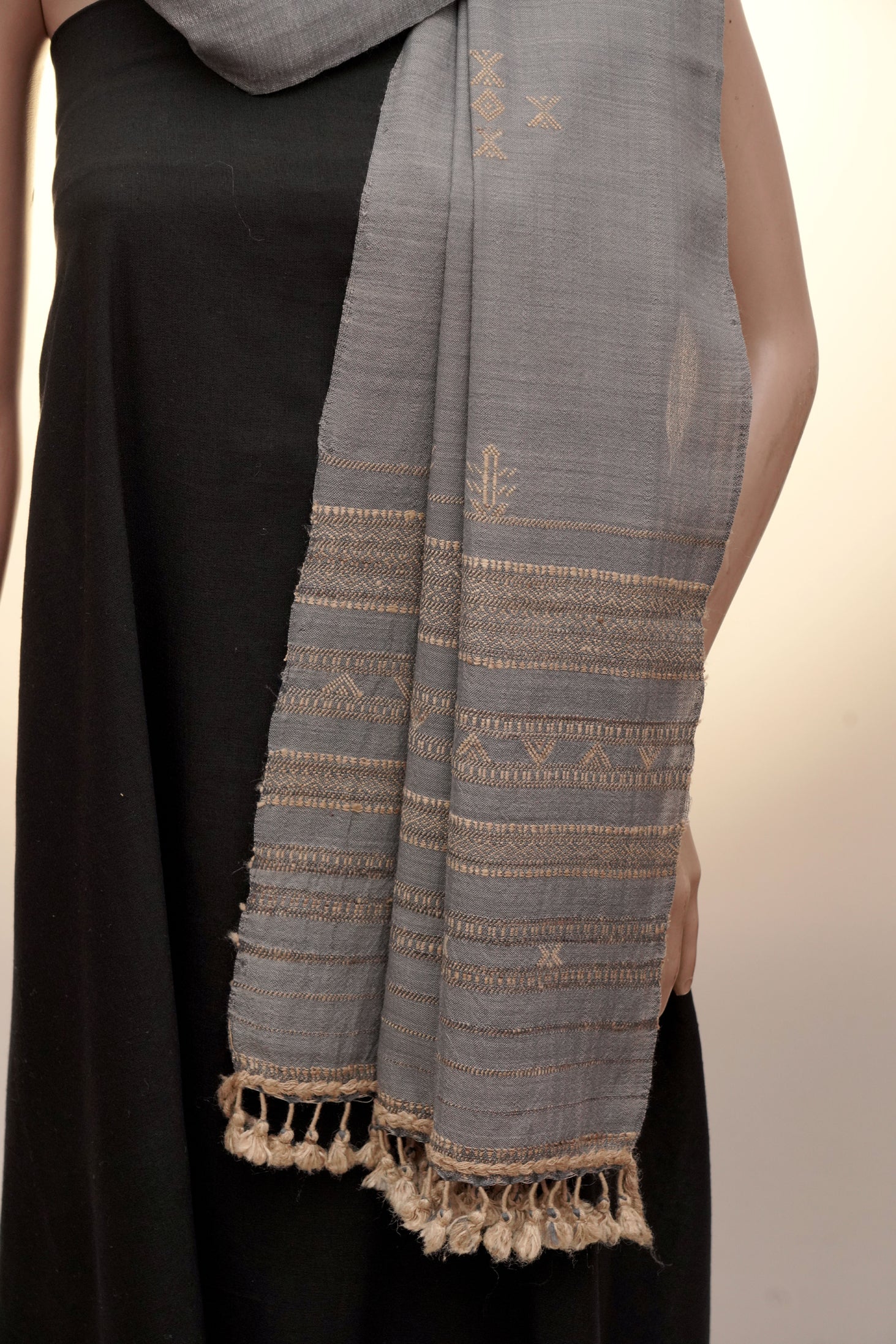 Sand Dune | Wool Mirrorwork Handwoven Kutch Stall