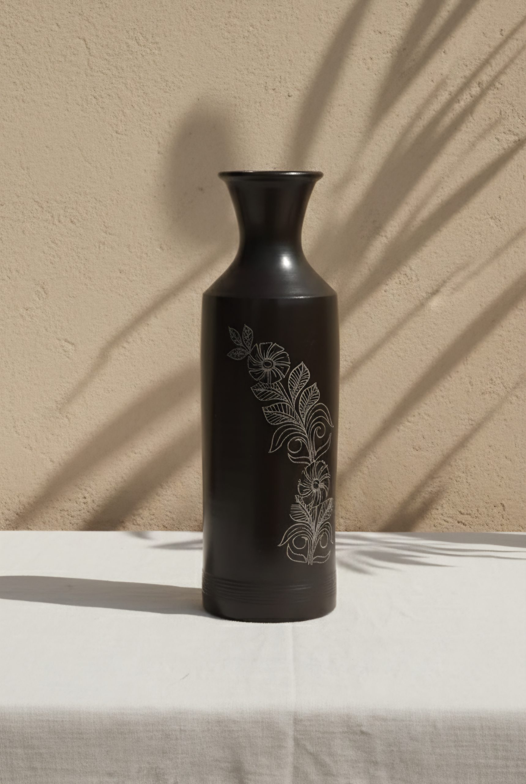Shyaam Pushp Handmade Ebony Bloom Floral Vase