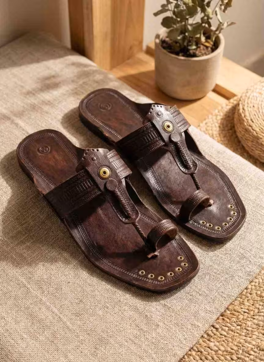 Rustic Valor Kolhapuri Chappals | Heritage Edition